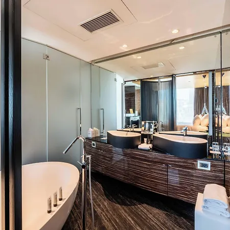 Hotel Romeo