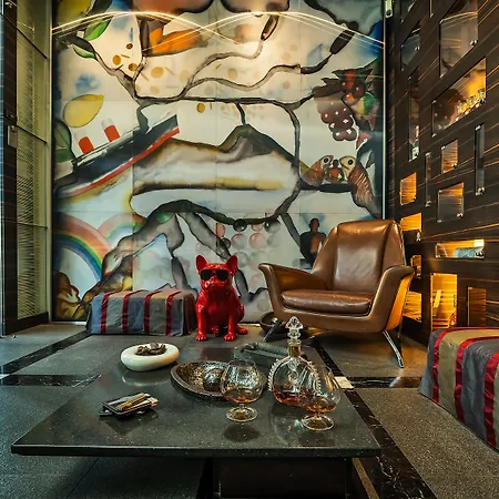 Hotel Romeo 5*