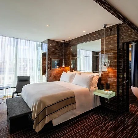 Romeo Hotel Naples
